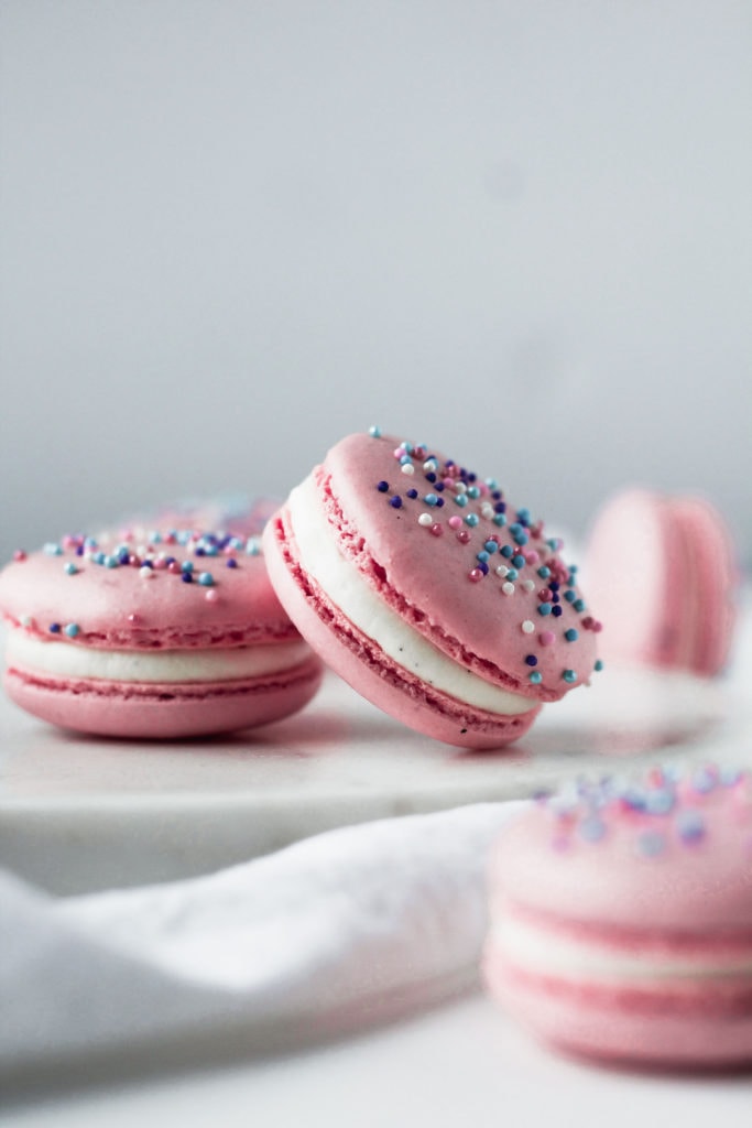 cotton candy macarons