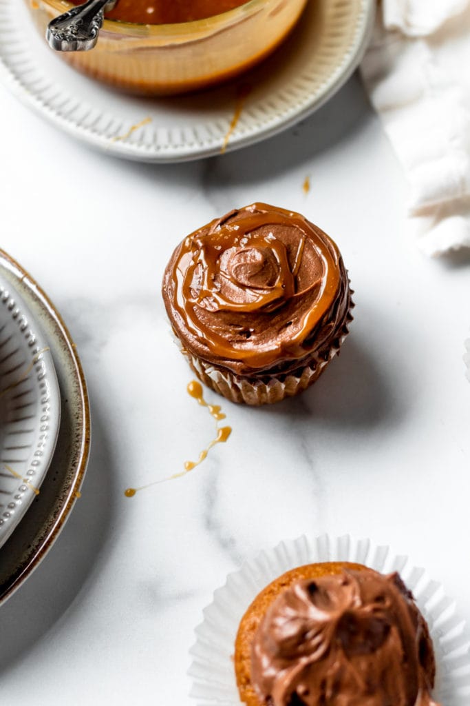 chocolate frosted pumpkin cupcakes